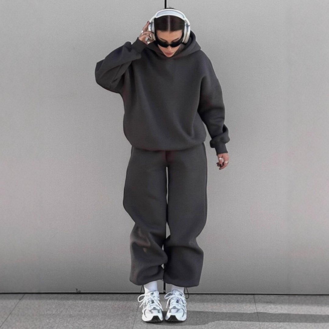 Damen urbanes Oversize-Lounge-Set mit Kapuzenpullover, locker geschnittener High-Waist-Jogginghose und passender Mütze – Auréline