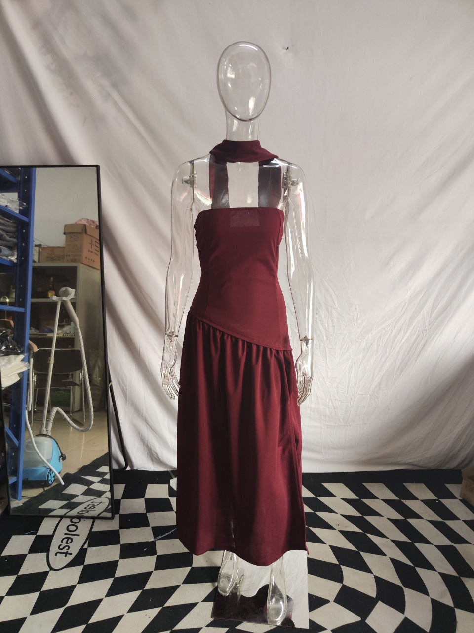 Damen Maxikleid mit schulterfreiem Design und dekorativem Wickelausschnitt Echo Archiv