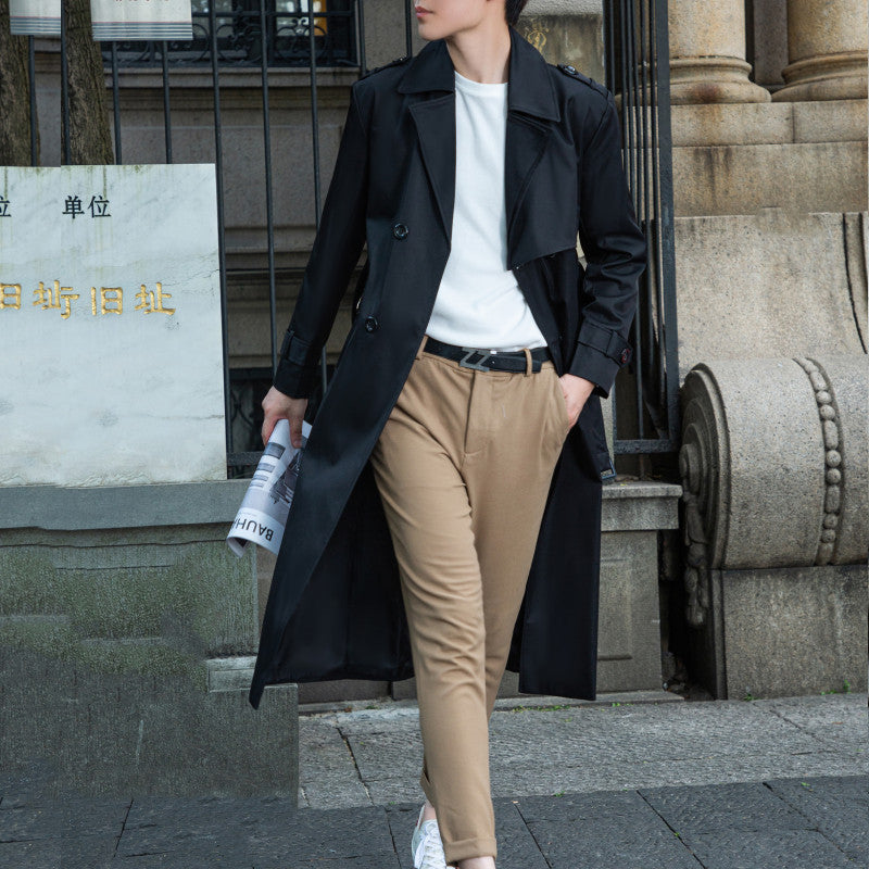Herren langer doppelreihiger Trenchcoat mit Sturmklappe und D-Ring-Details Echoarchiv