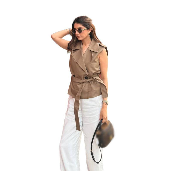 Damen Ärmellose taillierte Trench‑Weste mit Bindegürtel & Schulterpatten Echoarchiv