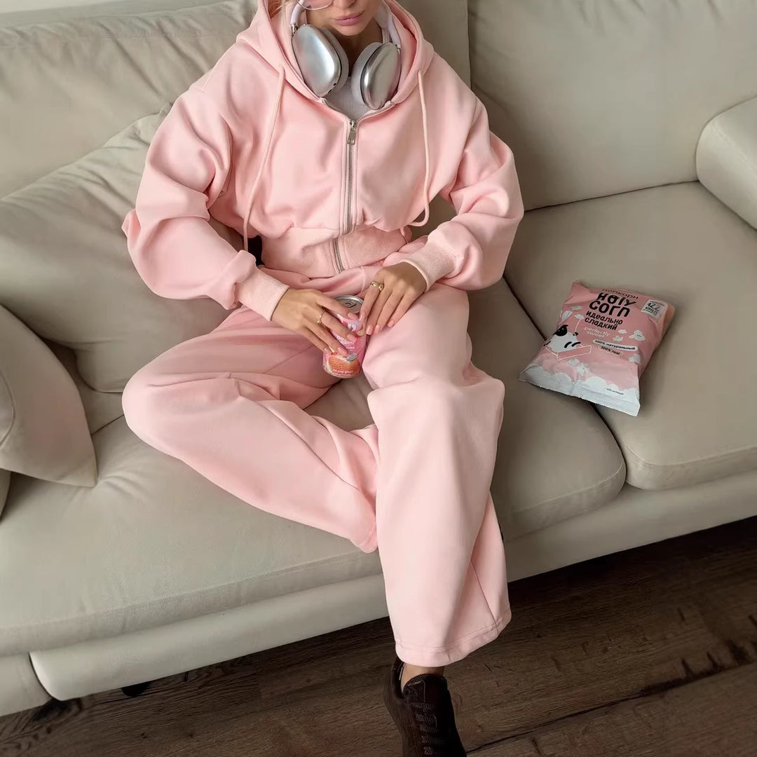 Damen gekürztes Reißverschluss-Hoodie mit Kapuze und hochgeschnittene Relax-Jogginghose mit elastischem Bund – Auréline