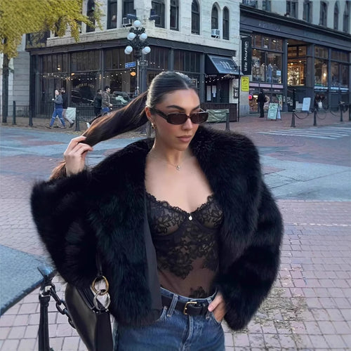 Damen Kurze Cropped Kunstpelzjacke mit voluminösem Schalkragen Echo Archiv