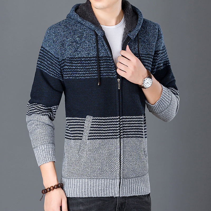 Herren Strickjacke mit Kapuze und modernen Blockstreifen Echoarchiv