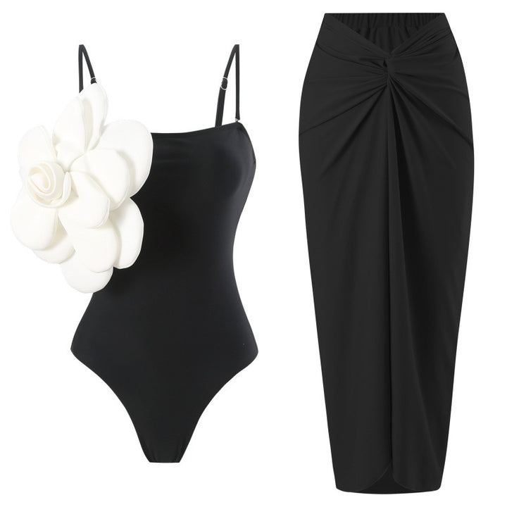 Damen Einteiler Badeanzug mit modischem Blumendesign und passendem Wickelrock Echo Archiv