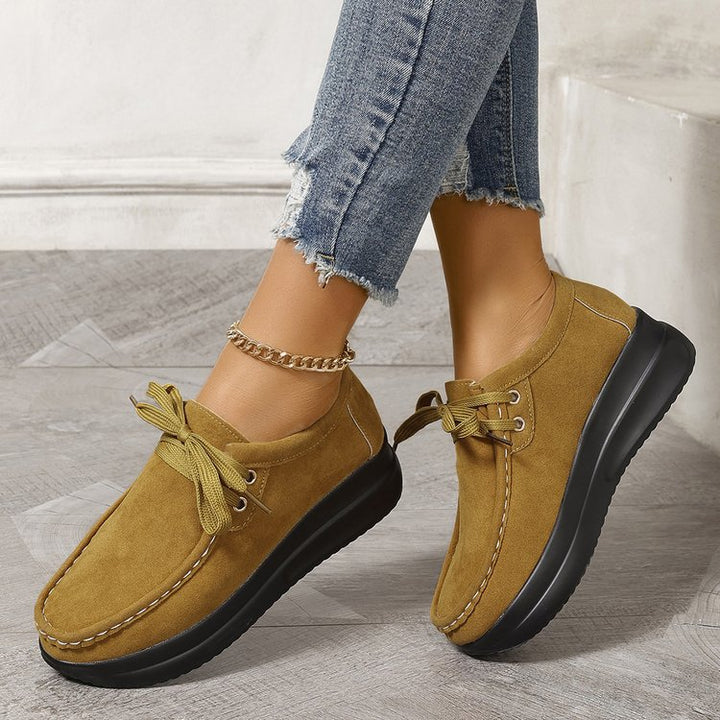 Damen Keilsneaker im Mokassinstil mit Veloursoptik und gepolsterter Komfortsohle Echo Archiv