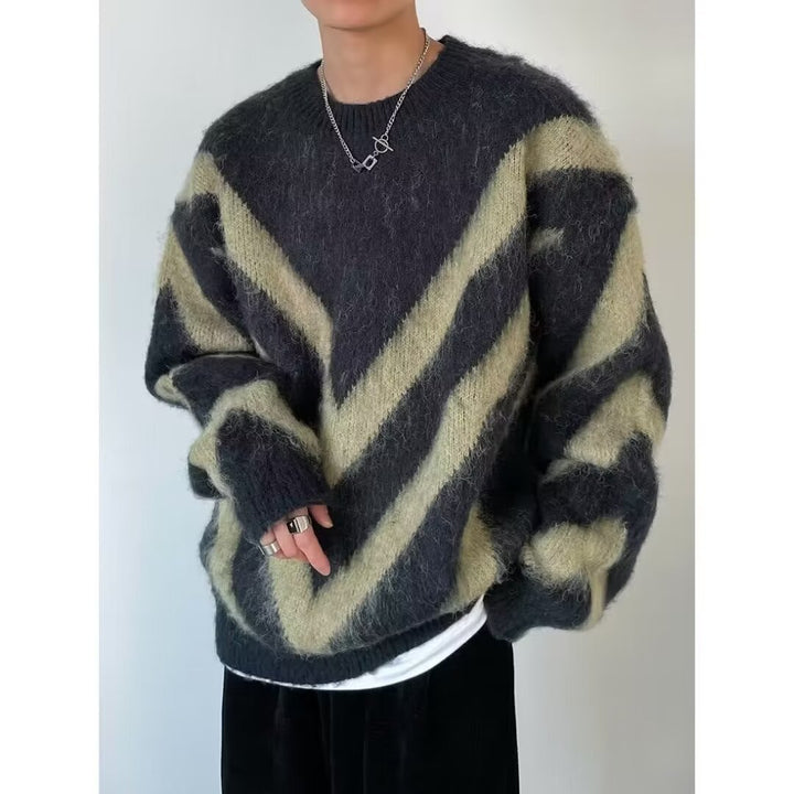 Herren Modischer Grobstrickpullover mit Chevron-Muster Echoarchiv