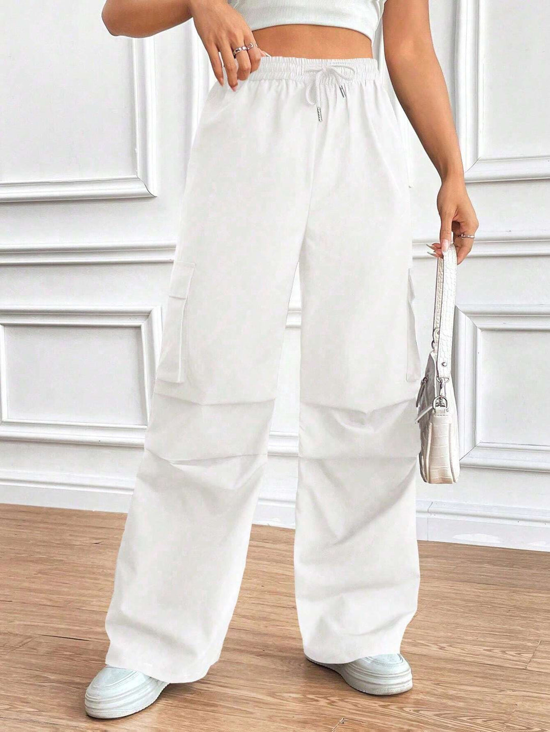 Damen Weite High‑Waist Cargo‑Hose mit Elastikbund und großen Klappentaschen – Avélisse