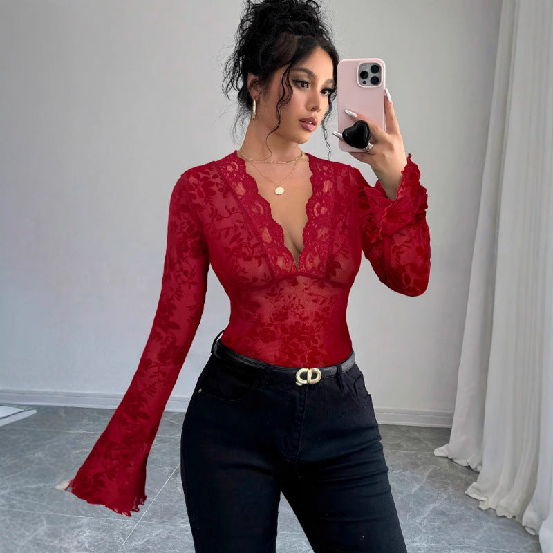Damen Spitzen-Bodysuit mit tiefem V-Ausschnitt und romantischen Rüschendetails Echo Archiv