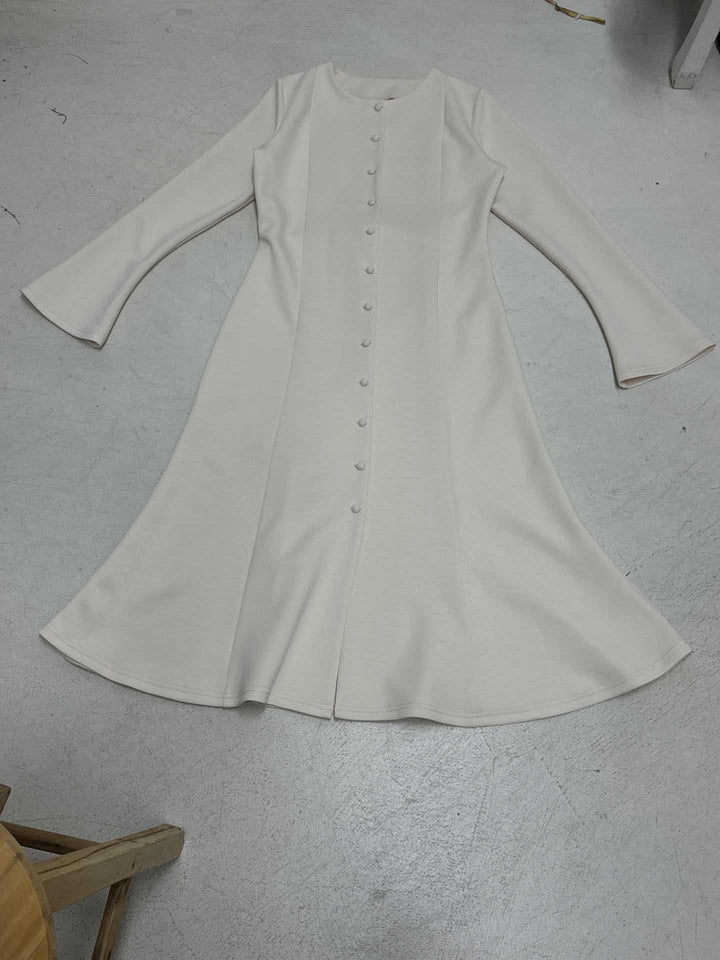 Damen Langärmeliges Midikleid im A Linien Schnitt mit durchgehender Knopfleiste Echo Archiv