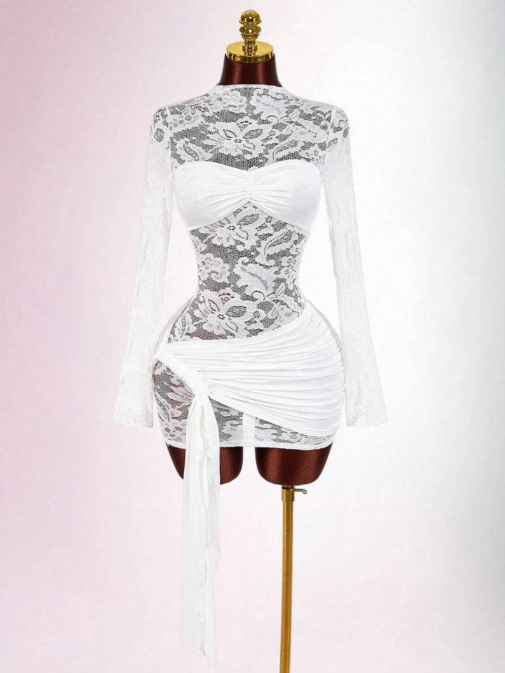 Damen nan transparentes Spitzen-Minikleid mit Bandeau-Einsatz, gerafftem Wickelrock und langen Ärmeln Echo Archiv