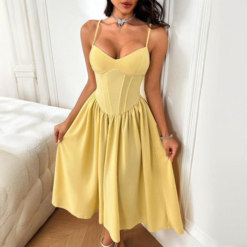 Damen elegantes Maxikleid mit taillierter Silhouette und feinen Trägern Echo Archiv