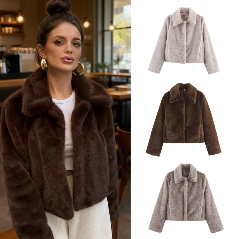 Damen Boxy-Faux-Fur-Kurzjacke mit klassischem Hemdkragen und samtigem Futter Echo Archiv