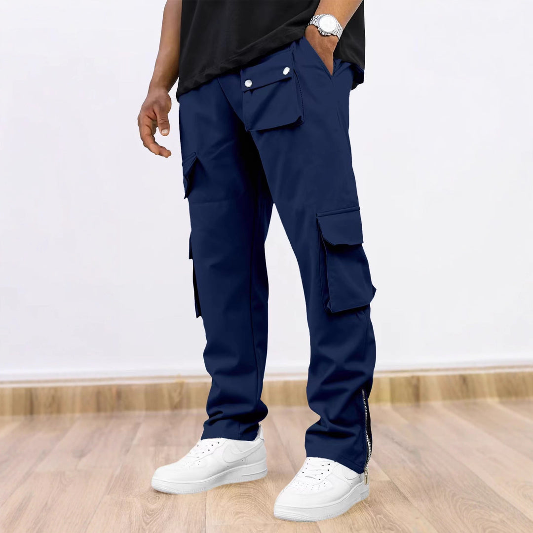 Herren moderne Cargo-Hose mit praktischen Taschen und Reißverschlussdetails Echoarchiv