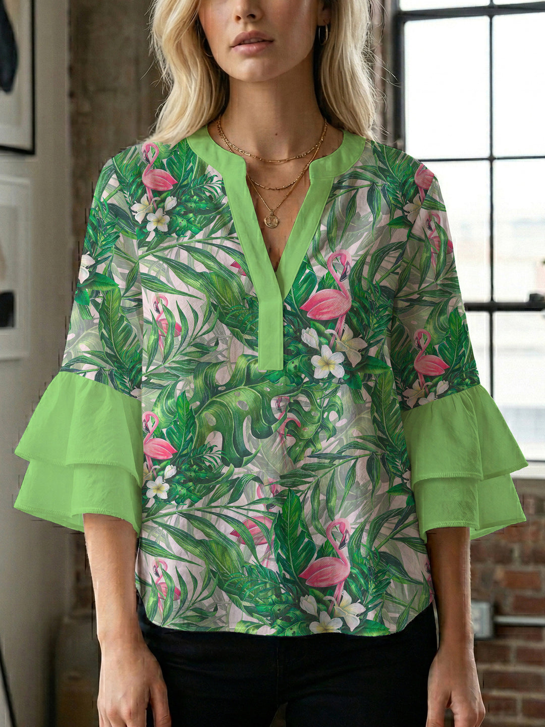 Damen Bluse mit voluminösen Rüschenärmeln und floralem Druck Echo Archiv