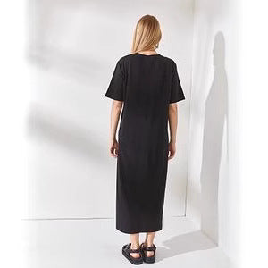 Damen schlichtes langärmliges Kleid mit seitlichen Schlitzen und komfortablem Schnitt Echo Archiv