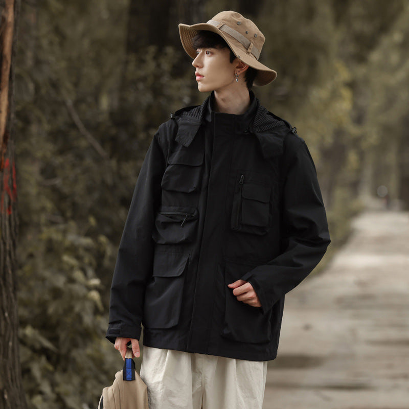 Herren leichte Multifunktions-Fieldjacke mit zahlreichen Utility‑Taschen und Belüftungsdetails Echoarchiv
