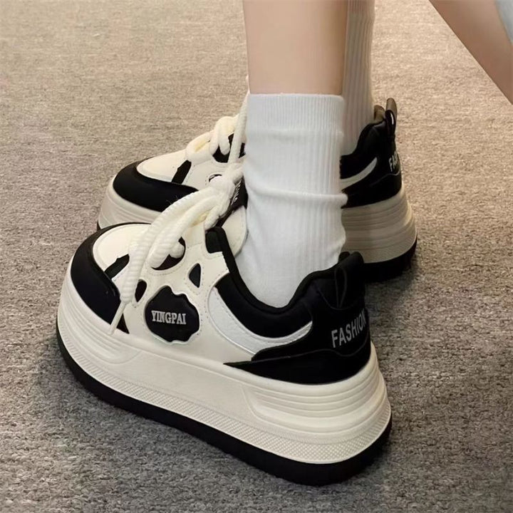 Damen Sportliche Sneaker mit atmungsaktiver Oberflächenstruktur und dämpfendem Profil Echo Archiv
