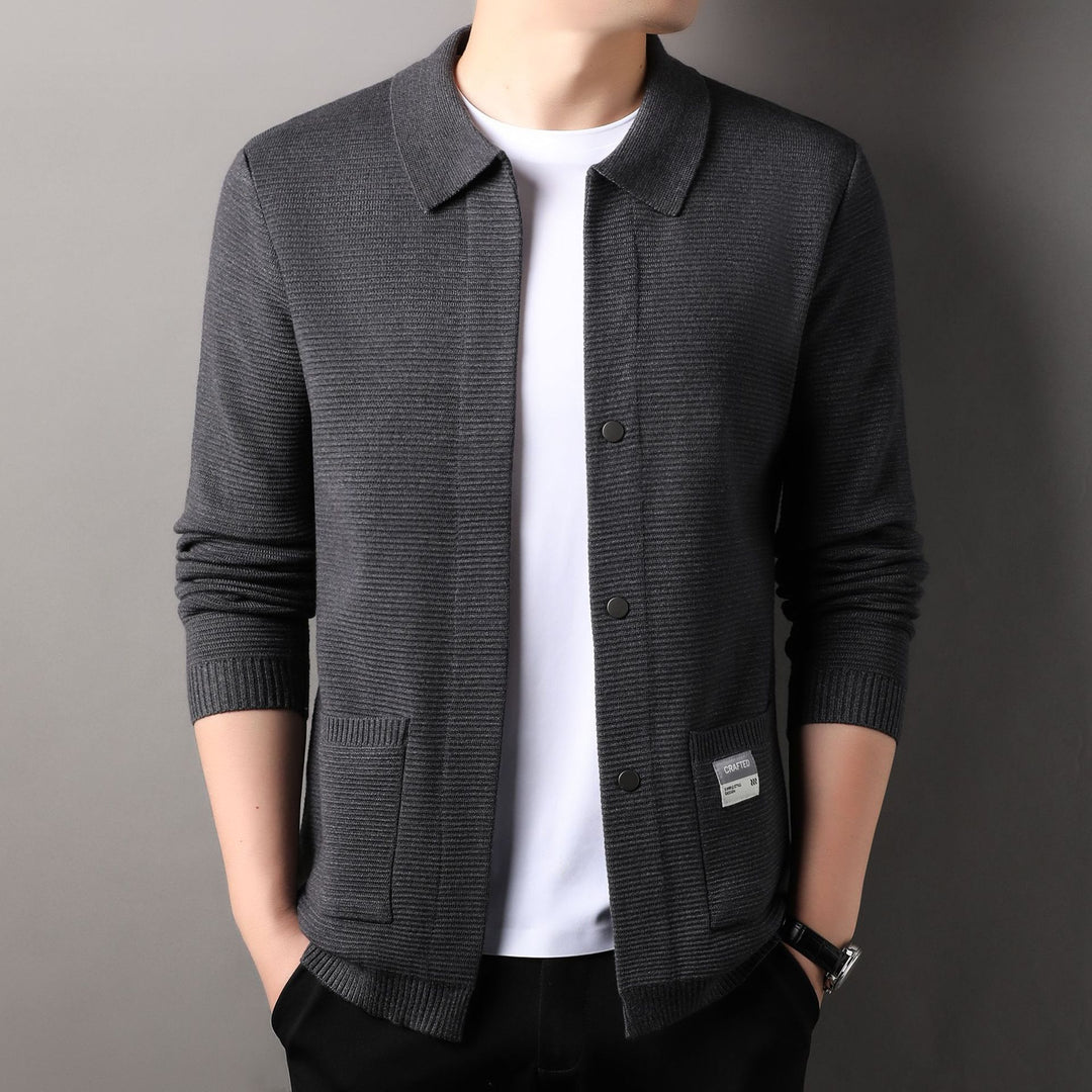 Herren elegante Strickjacke mit praktischen Taschen und modernem Schnitt Echoarchiv