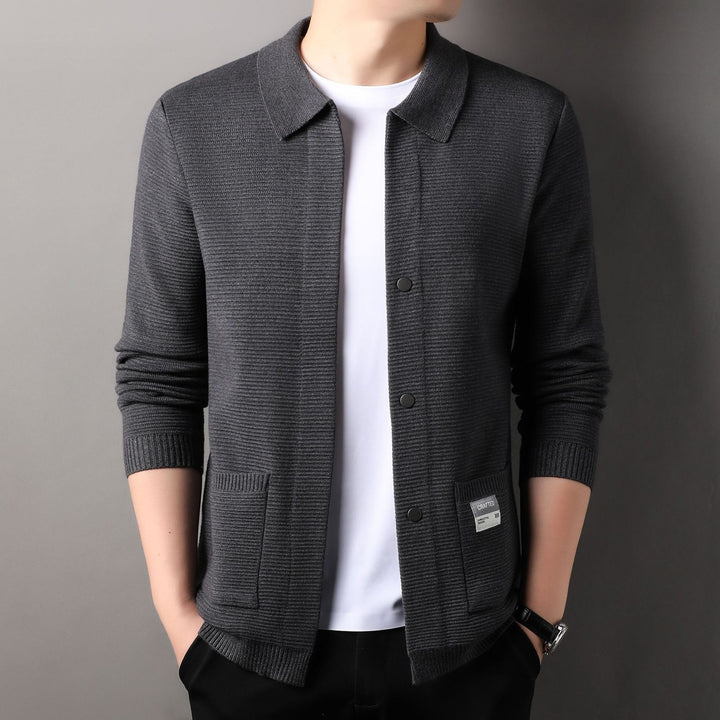 Herren elegante Strickjacke mit praktischen Taschen und modernem Schnitt Echoarchiv