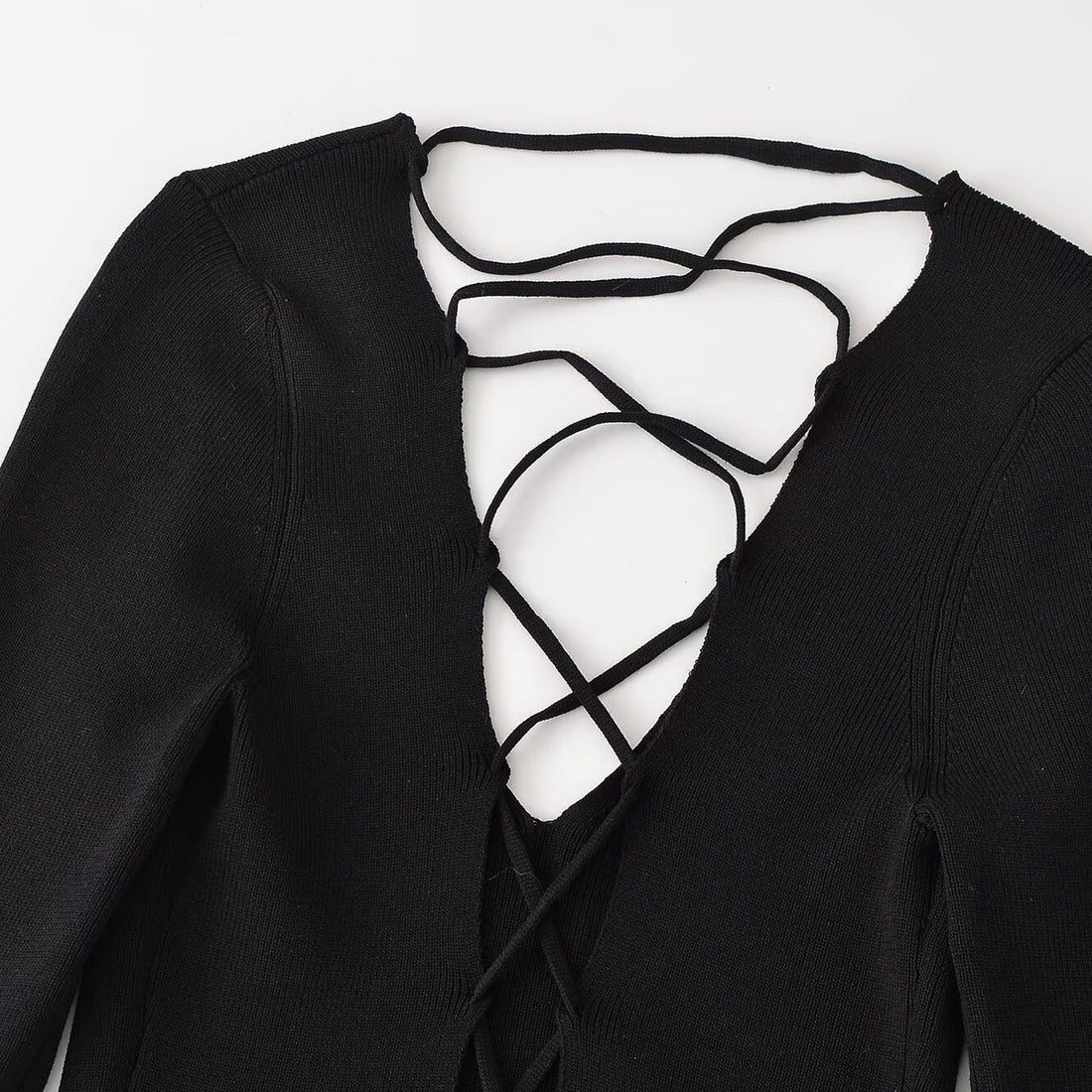 Damen Cropped Feinstrick-Top mit tiefem V‑Ausschnitt, dekorativer Schnürung vorne und Tunnelzugsaum Echoarchiv