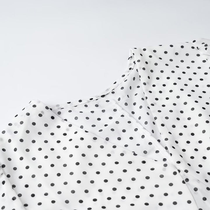 Damen Wickelbluse mit Bindeschal, V-Ausschnitt und Polka-Dot-Optik Echoarchiv