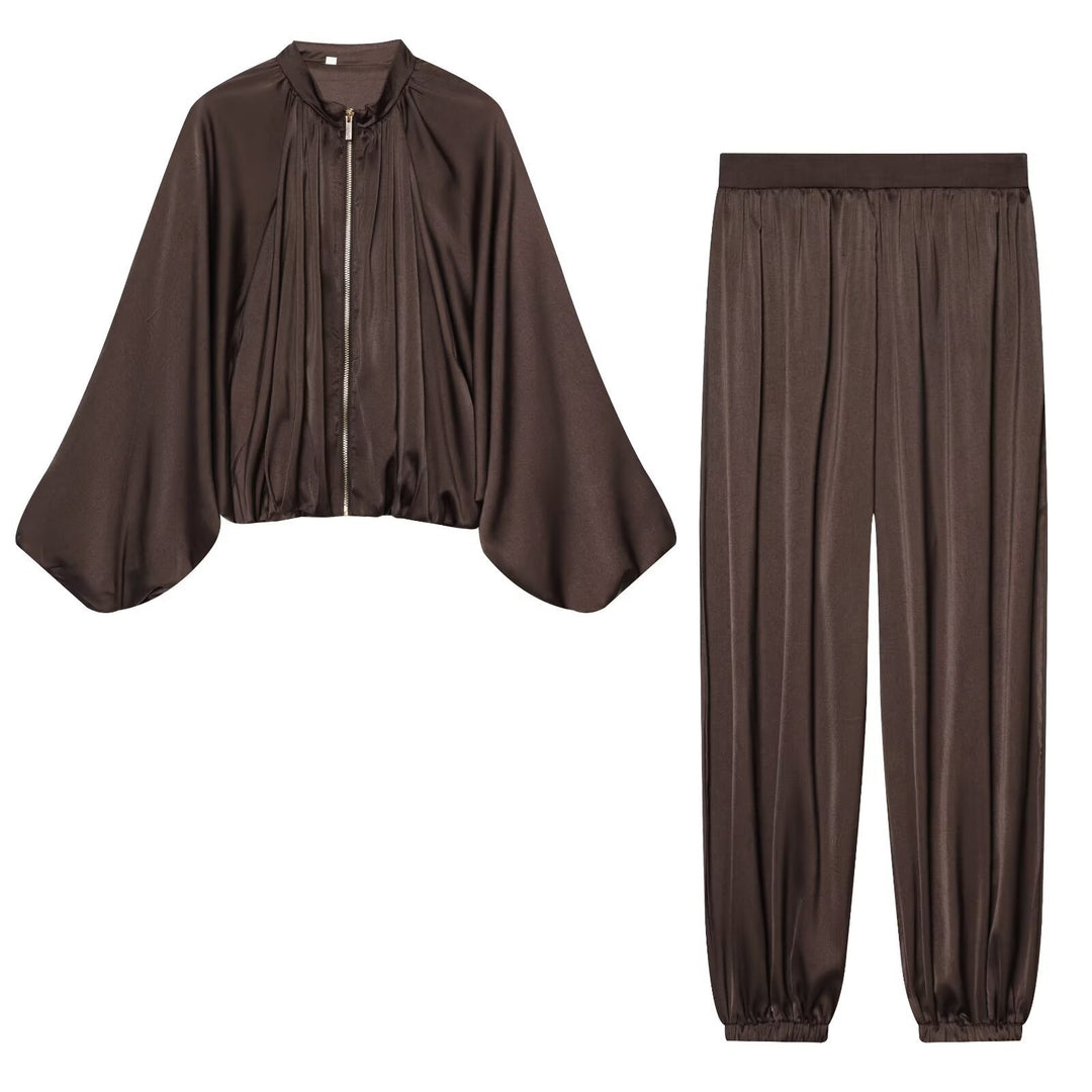 Damen Kurz geschnittene Satin‑Bomberjacke mit weitem Fledermausärmeln und Falten-Detail Echo Archiv