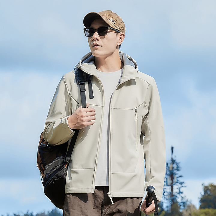 Herren Softshell-Funktionsjacke mit hohem Thermokragen, Kapuze und wasserabweisenden Reißverschlüssen Echoarchiv