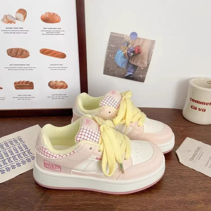 Damen Sportliche Plateau-Sneaker mit ausgeprägtem Schnürsystem und trendigem Design Echo Archiv