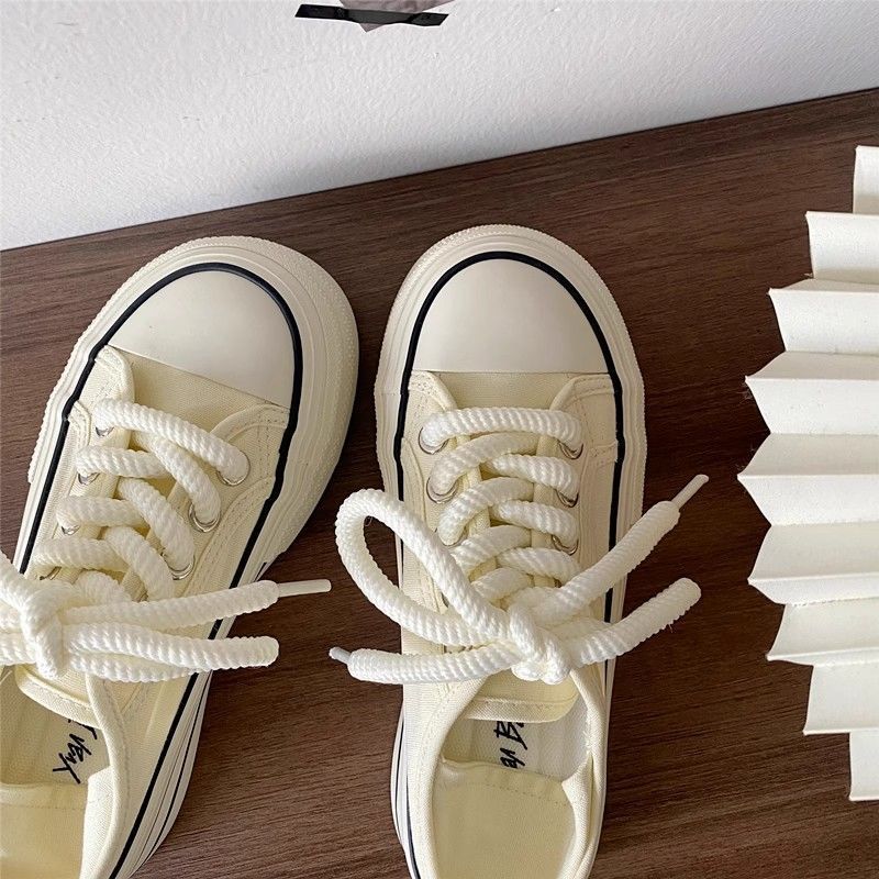 Damen Plateau-Sneaker mit elastischen Schnürsenkeln und robustem Profil Echo Archiv