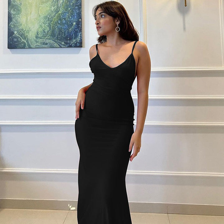 Damen elegantes figurbetontes Abendkleid mit Spaghettiträgern und fließendem Schnitt Echo Archiv