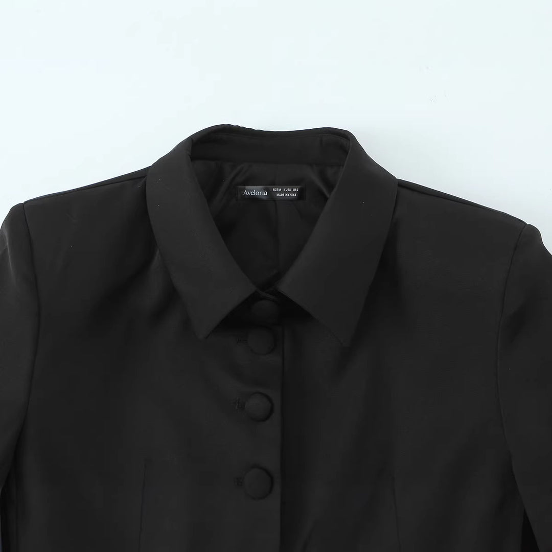 Damen Taillierter Blazer mit bezogenen Knöpfen und Pattentaschen Echo Archiv