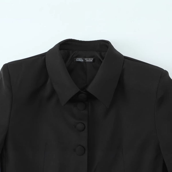 Damen Taillierter Blazer mit bezogenen Knöpfen und Pattentaschen Echo Archiv