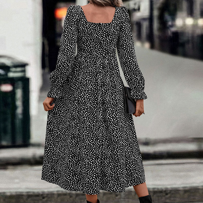 Damen Midikleid mit eckigem Ausschnitt, taillierter Smokpassform und Knopfleiste Echoarchiv