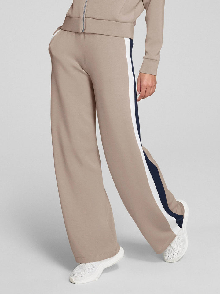 Damen Sportliche lange Hose mit seitlichen Kontraststreifen Echo Archiv