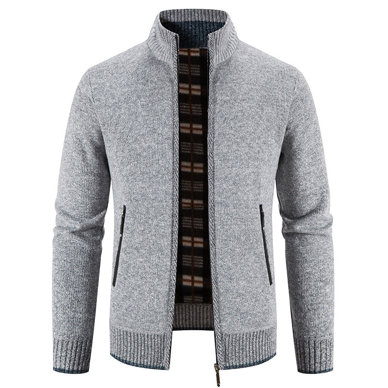 Herren Strickjacke mit hohem Kragen und praktischen Reißverschlusstaschen Echoarchiv