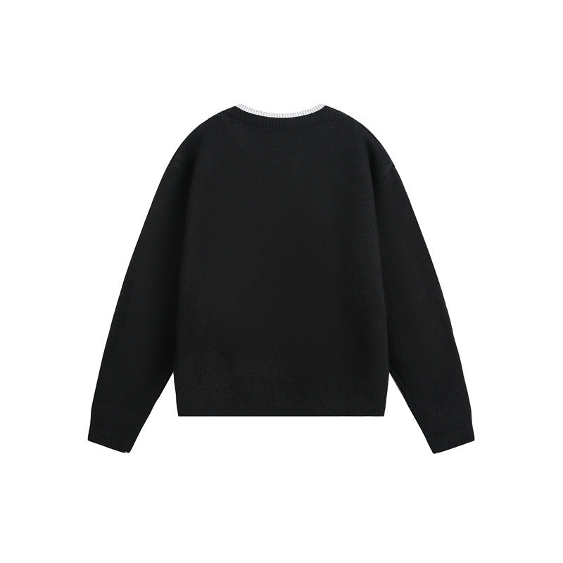 Unisex Grobgestrickter Pullover mit V‑Knopfleiste und Lagenkragen Echoarchiv
