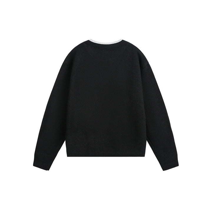 Unisex Grobgestrickter Pullover mit V‑Knopfleiste und Lagenkragen Echoarchiv
