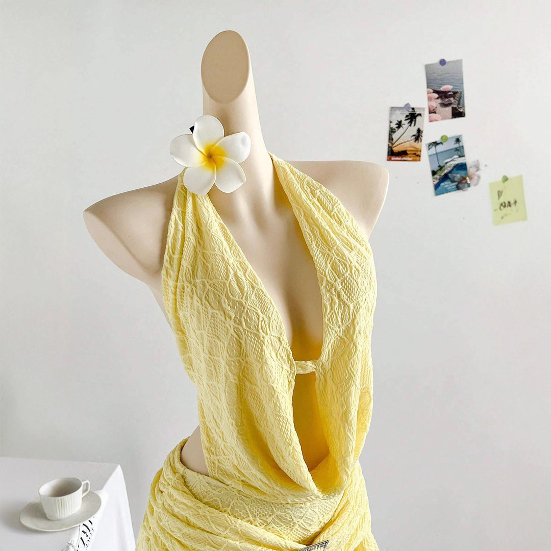 Damen Minikleid mit raffiniertem Wickel-Ausschnitt und dekorativen Rüschen Echo Archiv