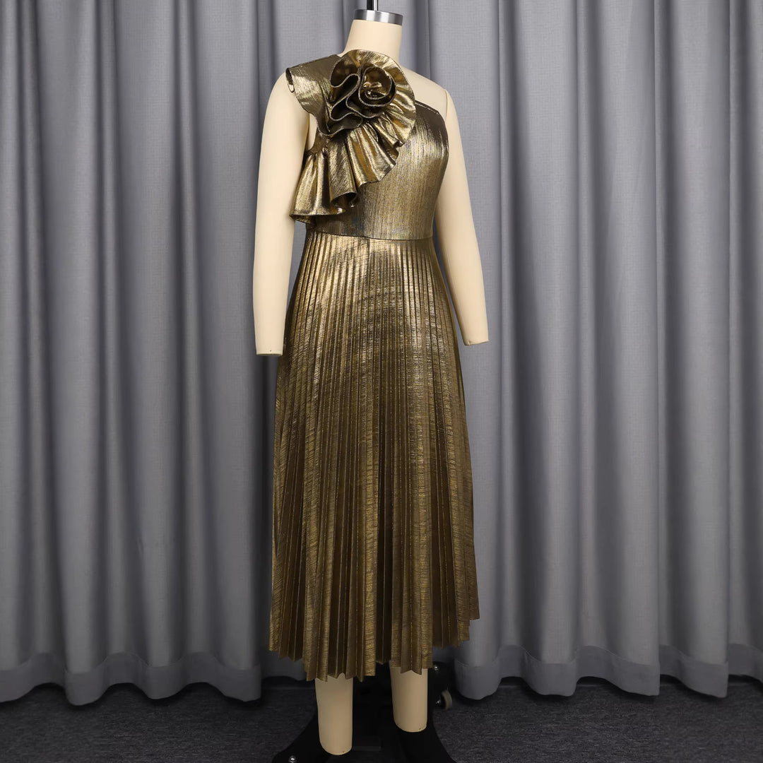 Damen Glamouröses und plissiertes Abendkleid Echo Archiv