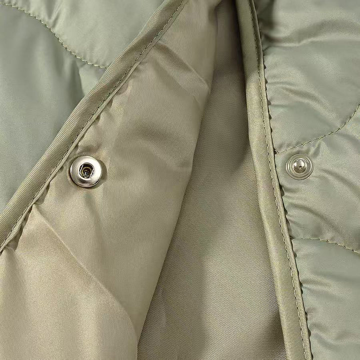 Damen Oversize-Steppjacke ohne Kragen mit Druckknopfverschluss und abgerundetem Saum Echo Archiv