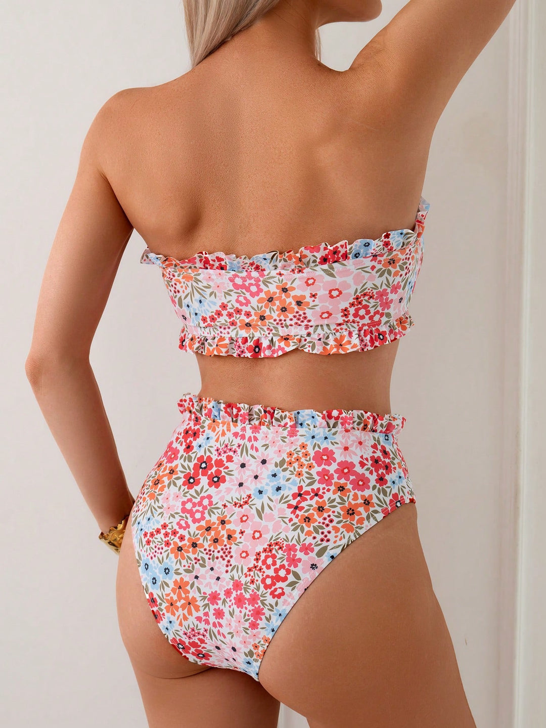 Damen Bandeau-Bikini mit verspieltem Rüschendesign Echo Archiv