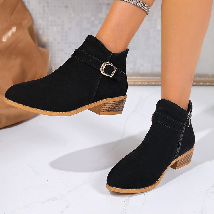 Damen Veloursleder-Ankle-Boots mit seitlichem Reißverschluss, Zier-Schnalle und niedrigem Blockabsatz – Varelle