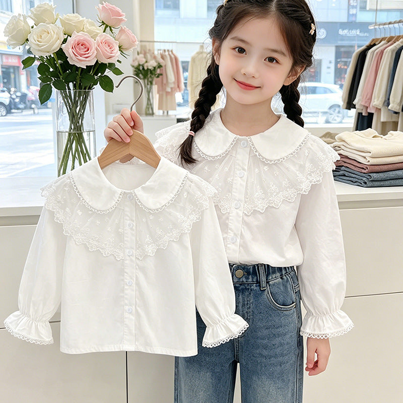 Mädchen Bluse mit eleganter Spitzenverzierung und Rüschendetails Echo Archiv