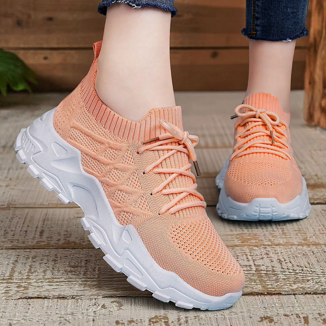 Damen nan gestrickter Plateau-Comfort-Sneaker mit sockenähnlichem Schaft, elastischer Schnürung und geformter Leichtprofilsohle Echo Archiv