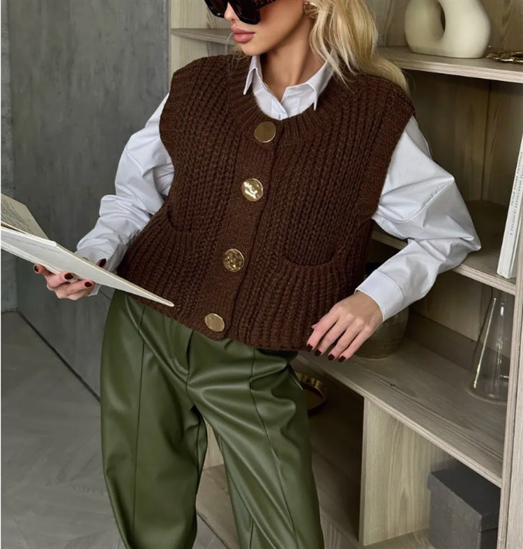 Damen grobgestrickte Woll-Boxy-Weste mit Zierknöpfen und Eingrifftaschen – Veloura