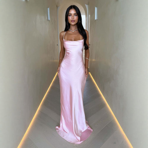 Damen Elegantes Satinabendkleid mit spaghettiträgern und fließendem Schnitt Echo Archiv