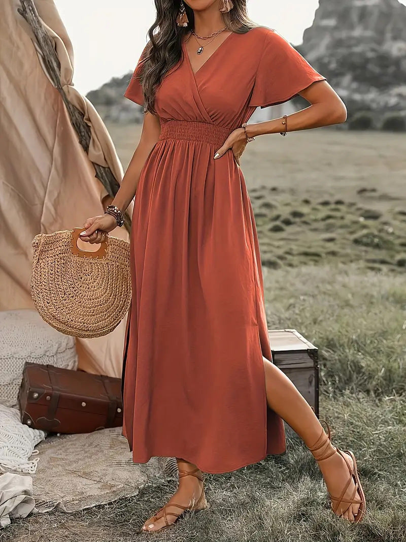Elegantes Kurzarmkleid mit chorkragen