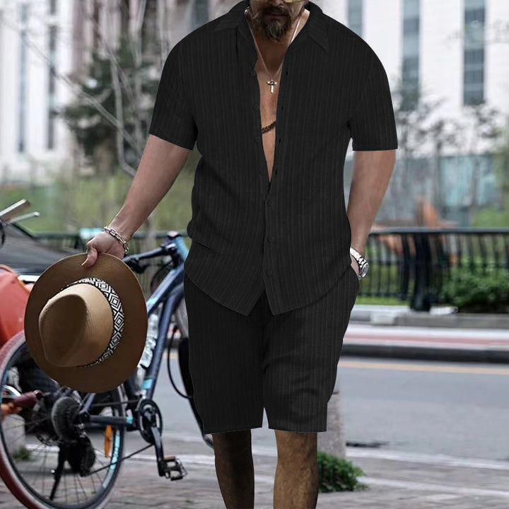 Herren Freizeitanzug im modernen Streifenlook Echoarchiv