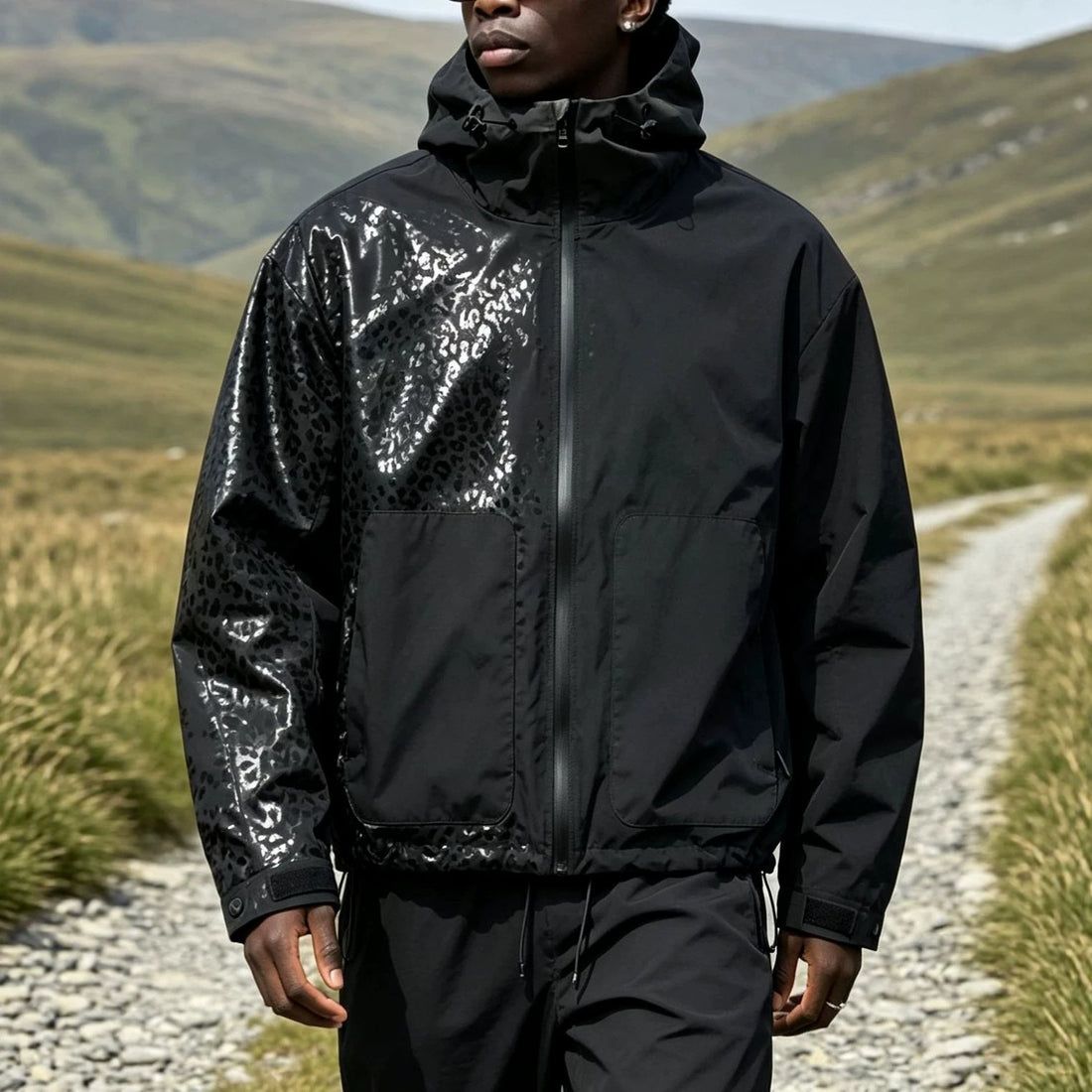 Damen Modische Jacke mit Kapuze und Tierdruck – Célinea