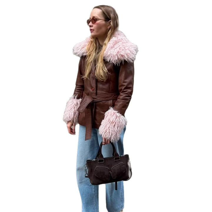 Damen Taillierte Lederimitatjacke mit Bindegürtel, opulentem abnehmbarem Faux-Fur-Schalkragen und Fellmanschetten Echoarchiv